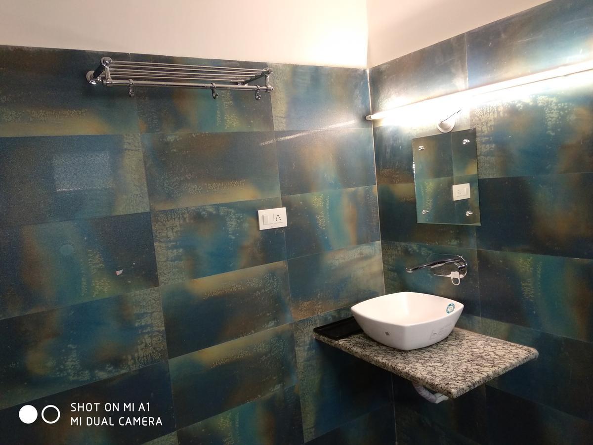 Hotel Rajkamal Деогарх Экстерьер фото