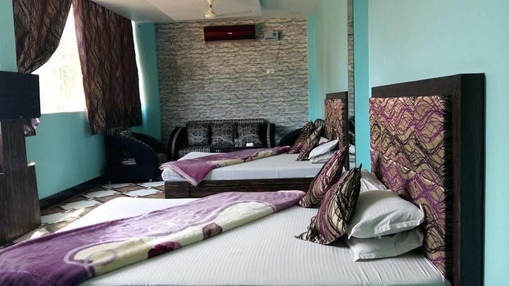 Hotel Rajkamal Деогарх Экстерьер фото