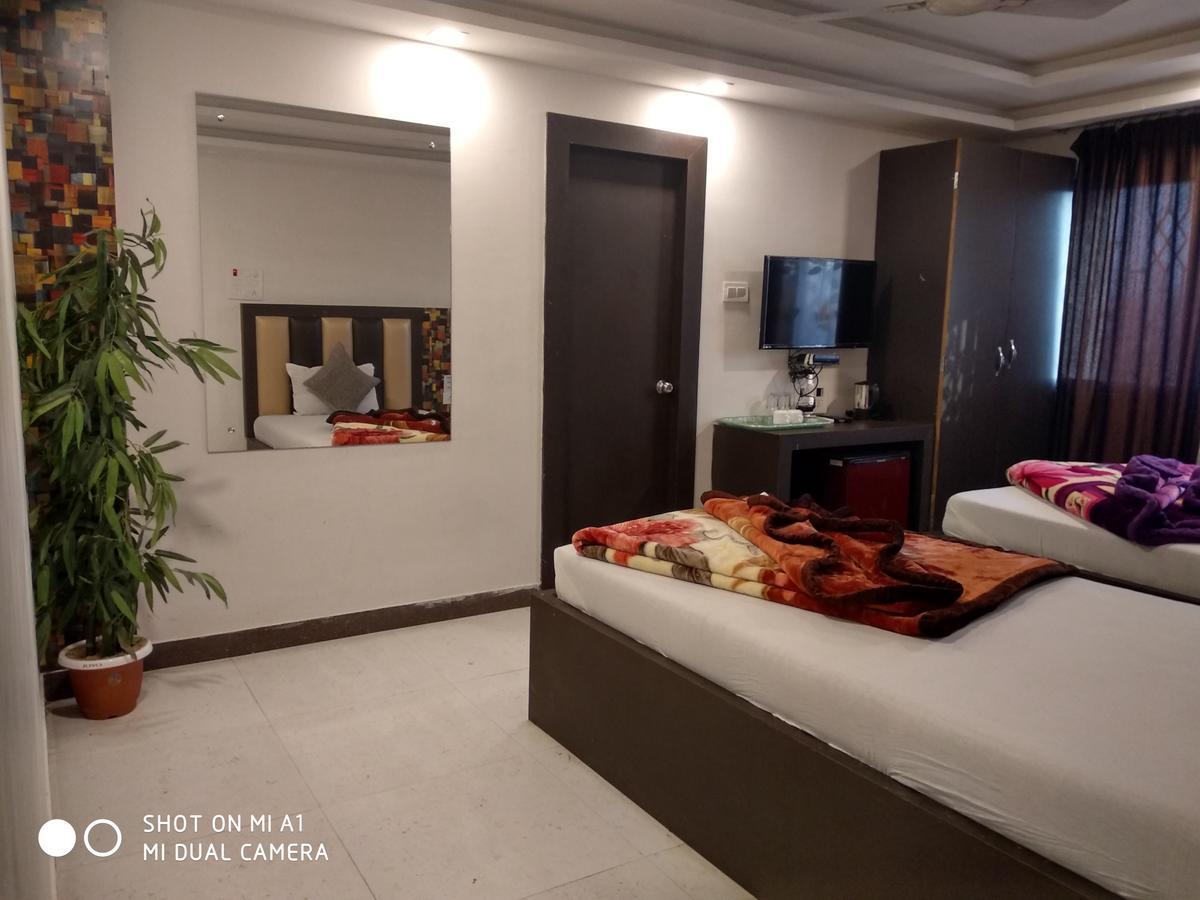Hotel Rajkamal Деогарх Экстерьер фото