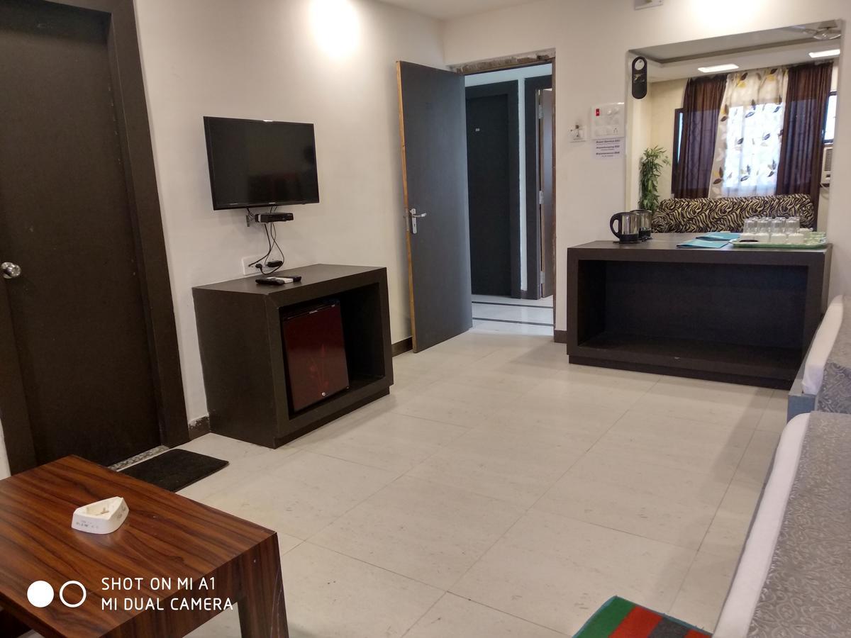 Hotel Rajkamal Деогарх Экстерьер фото