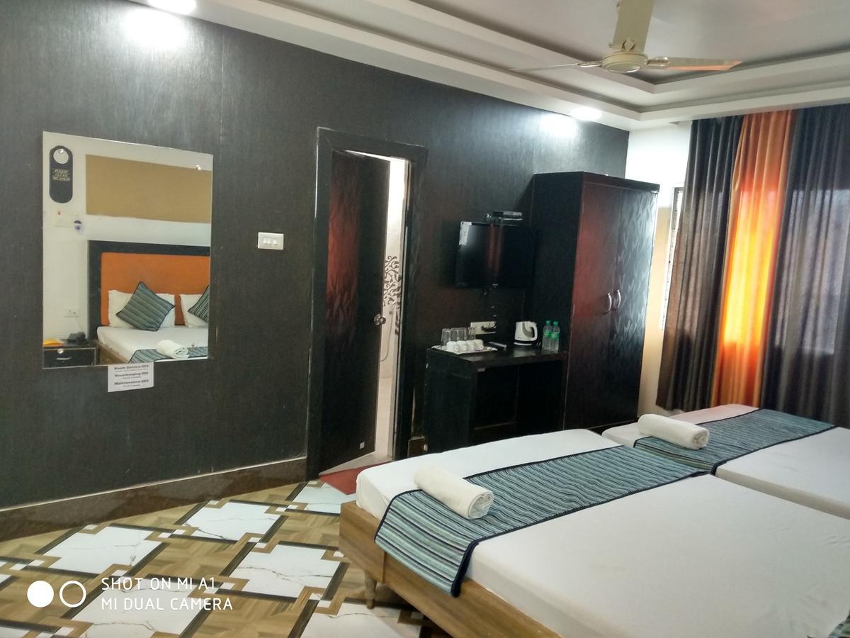 Hotel Rajkamal Деогарх Экстерьер фото