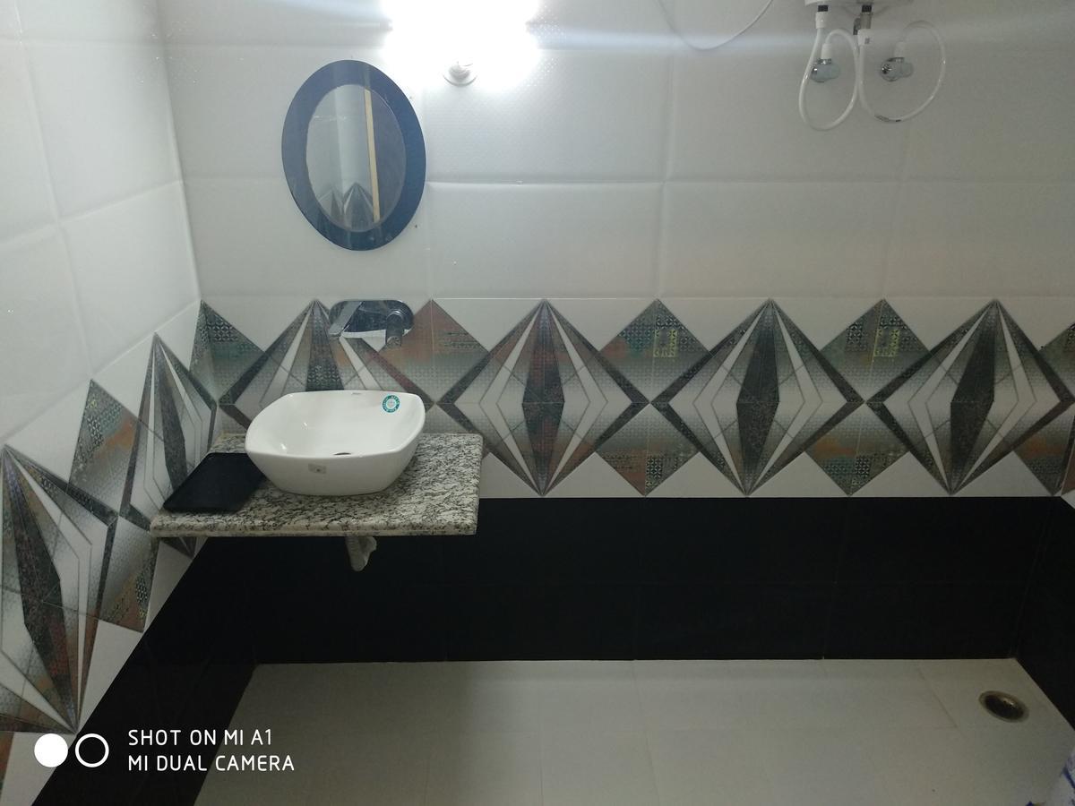 Hotel Rajkamal Деогарх Экстерьер фото