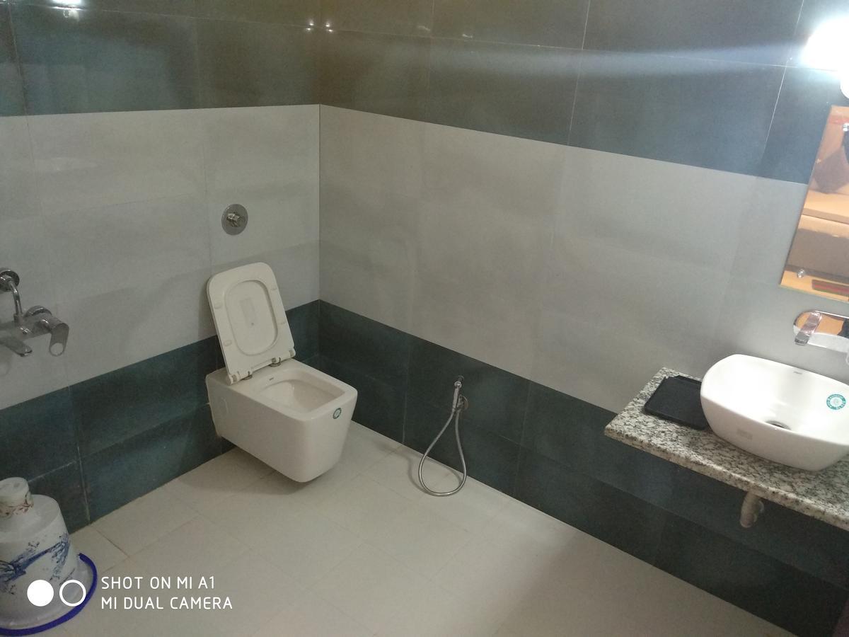 Hotel Rajkamal Деогарх Экстерьер фото