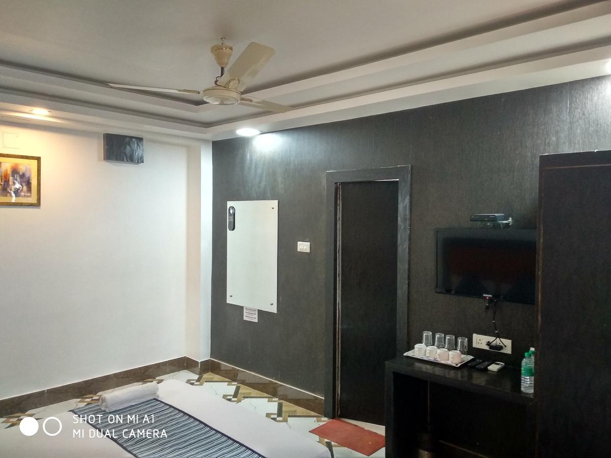 Hotel Rajkamal Деогарх Экстерьер фото